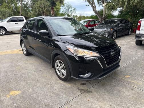 2023 Nissan Kicks S