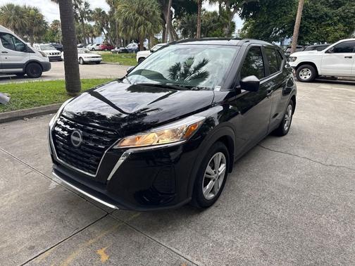 2023 Nissan Kicks S