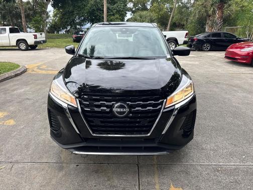 2023 Nissan Kicks S