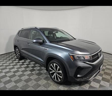 Platinum Gray Metallic 2022 Volkswagen Taos SE