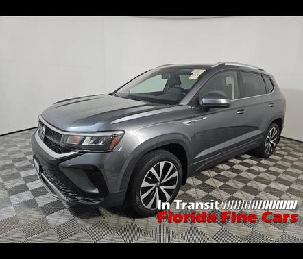 Platinum Gray Metallic 2022 Volkswagen Taos SE