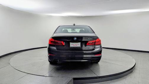 2019 BMW 540 i