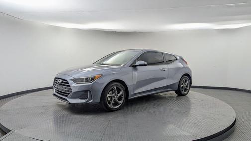 2019 Hyundai Veloster 2