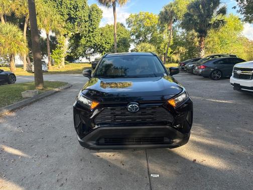 2020 Toyota RAV4 Hybrid SE