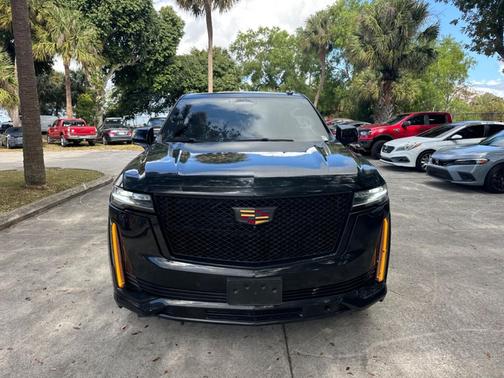 2022 Cadillac Escalade Premium Luxury