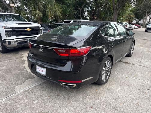 2019 Kia Cadenza Premium