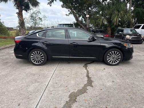 2019 Kia Cadenza Premium