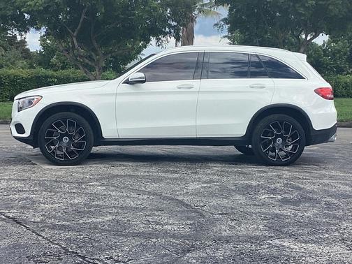 2019 Mercedes-Benz GLC 300 Base