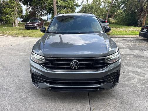 Gray 2022 Volkswagen Tiguan 2.0T SE R-Line Black