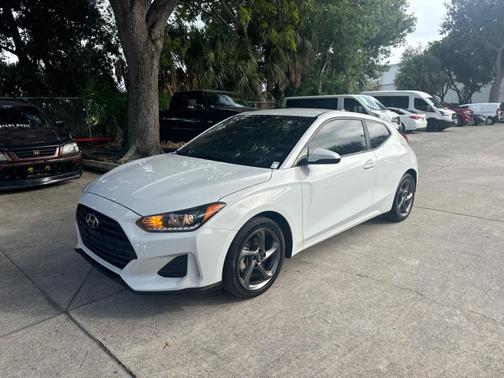 2019 Hyundai Veloster 2