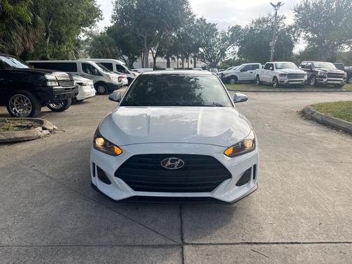 2019 Hyundai Veloster 2