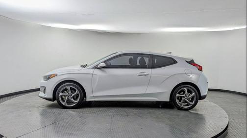 2019 Hyundai Veloster 2