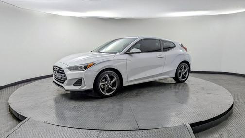 2019 Hyundai Veloster 2