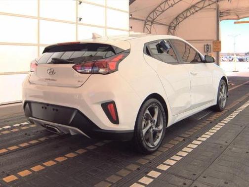 2019 Hyundai Veloster 2