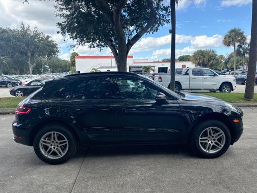 2018 Porsche Macan Sport Edition