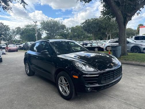 2018 Porsche Macan Sport Edition