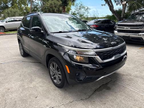 2021 Kia Seltos S