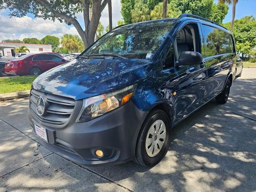2022 Mercedes-Benz Metris Base