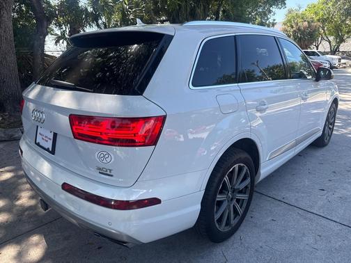 Glacier White Metallic 2018 Audi Q7 3.0T Premium Plus