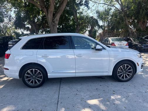 Glacier White Metallic 2018 Audi Q7 3.0T Premium Plus