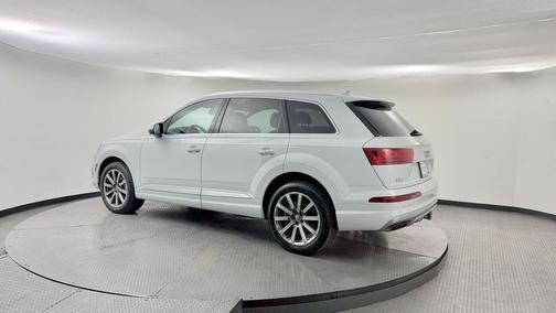 Glacier White Metallic 2018 Audi Q7 3.0T Premium Plus