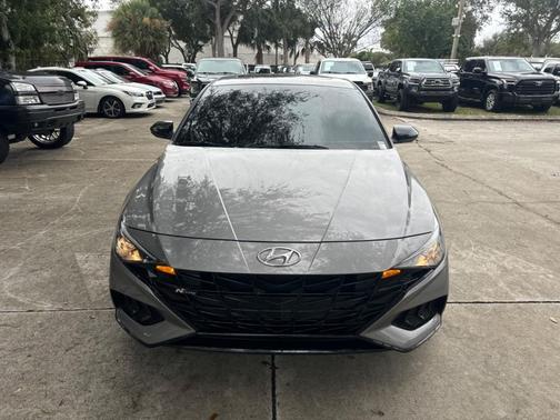 2023 Hyundai ELANTRA SE