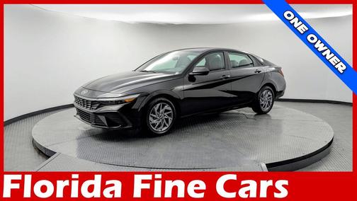 2024 Hyundai ELANTRA SEL