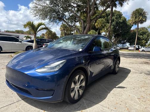 2020 Tesla Model Y LONG RANGE