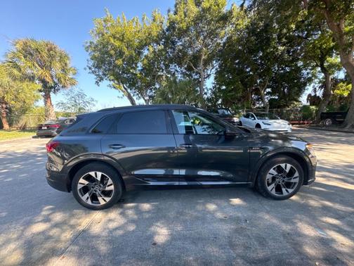 2021 Audi e-tron Premium