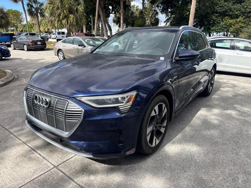 2022 Audi e-tron Premium