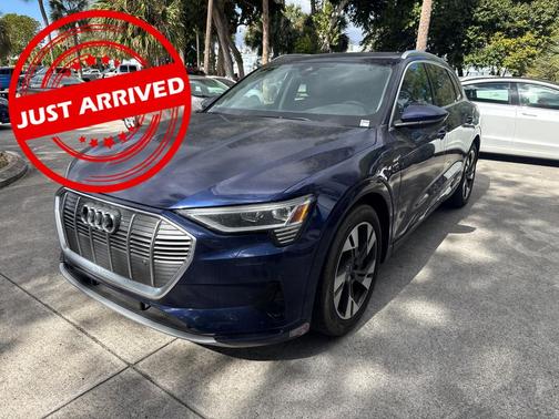 2022 Audi e-tron Premium