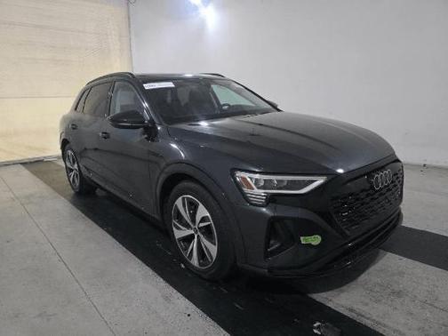 2024 Audi Q8 e-tron Premium