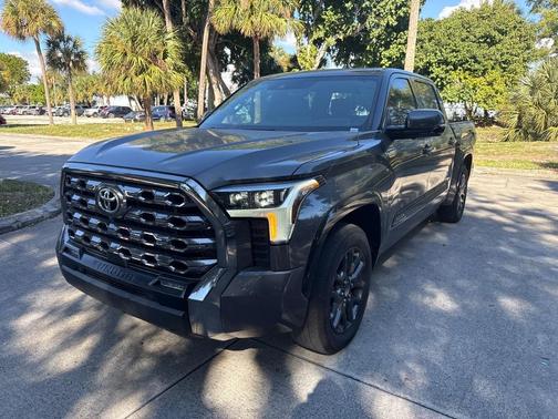 2022 Toyota Tundra Platinum