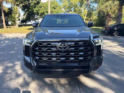 2022 Toyota Tundra Platinum