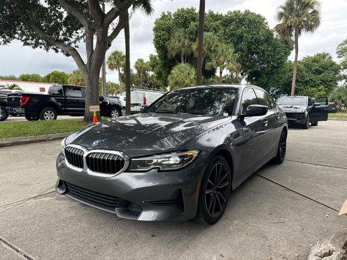2022 BMW 330 i
