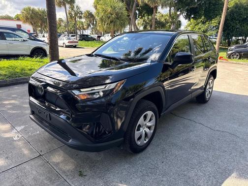 2024 Toyota RAV4 LE