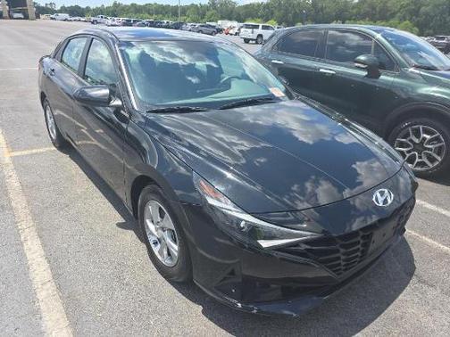 2021 Hyundai ELANTRA SE