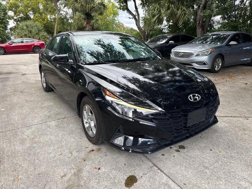 2021 Hyundai ELANTRA SE