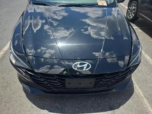 2021 Hyundai ELANTRA SE