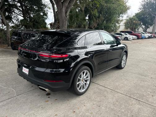 2022 Porsche Cayenne Cayenne