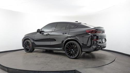 2023 BMW X6 M50i
