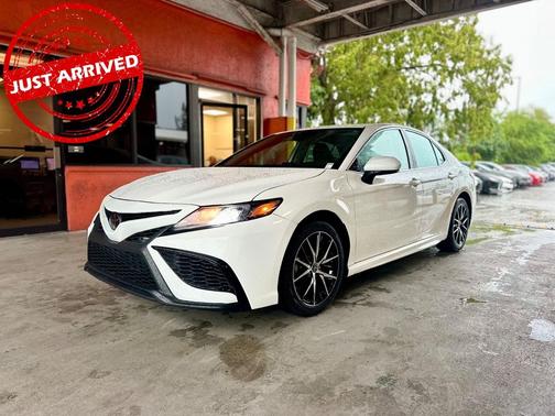 2023 Toyota Camry SE
