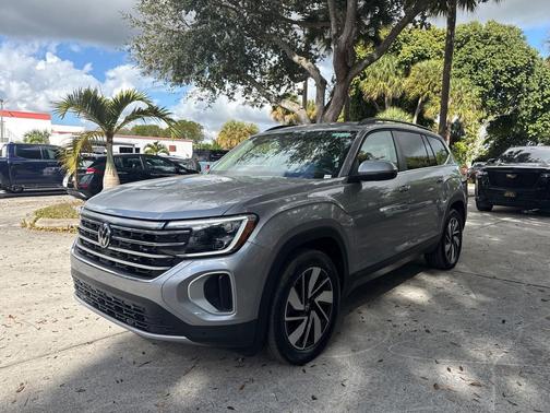 2025 Volkswagen Atlas 2.0T SE w/Technology