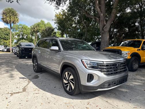 2025 Volkswagen Atlas 2.0T SE w/Technology