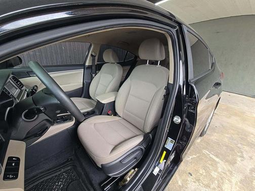 Phantom Black 2020 Hyundai ELANTRA SE