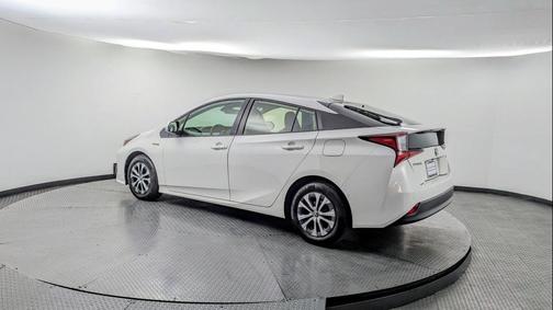 2022 Toyota Prius LE