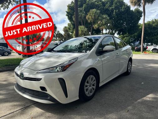 2022 Toyota Prius LE