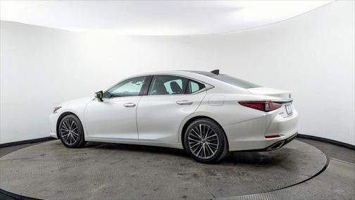 2022 Lexus ES 350 Base