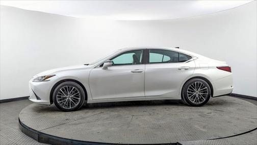 2022 Lexus ES 350 Base