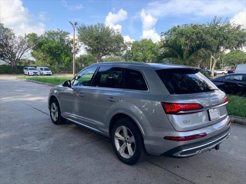 2022 Audi Q7 45 Premium